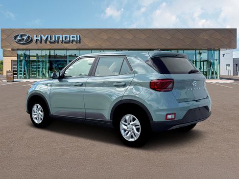 New 2026 Hyundai Venue SE FWD image 4