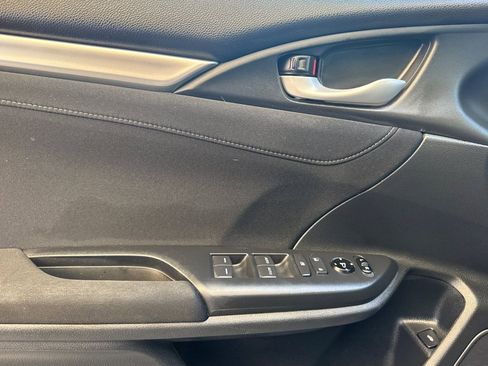 Used 2020 Honda Civic EX image 11