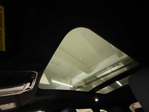 Used 2026 Land Rover Range Rover Velar Dynamic SE image 31