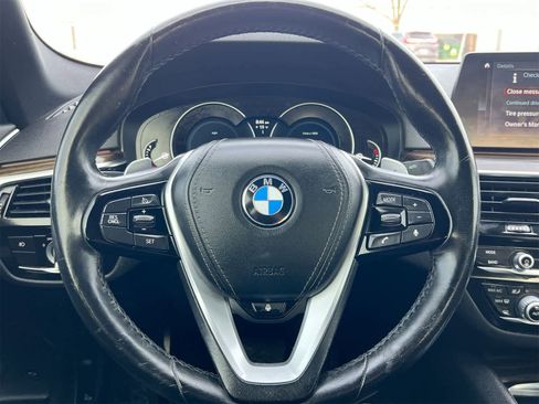 Used 2018 BMW 530i xDrive w/ Premium Package image 22