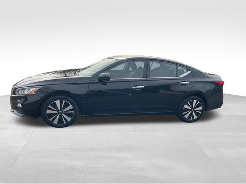 Used 2022 Nissan Altima 2.5 SV image 2