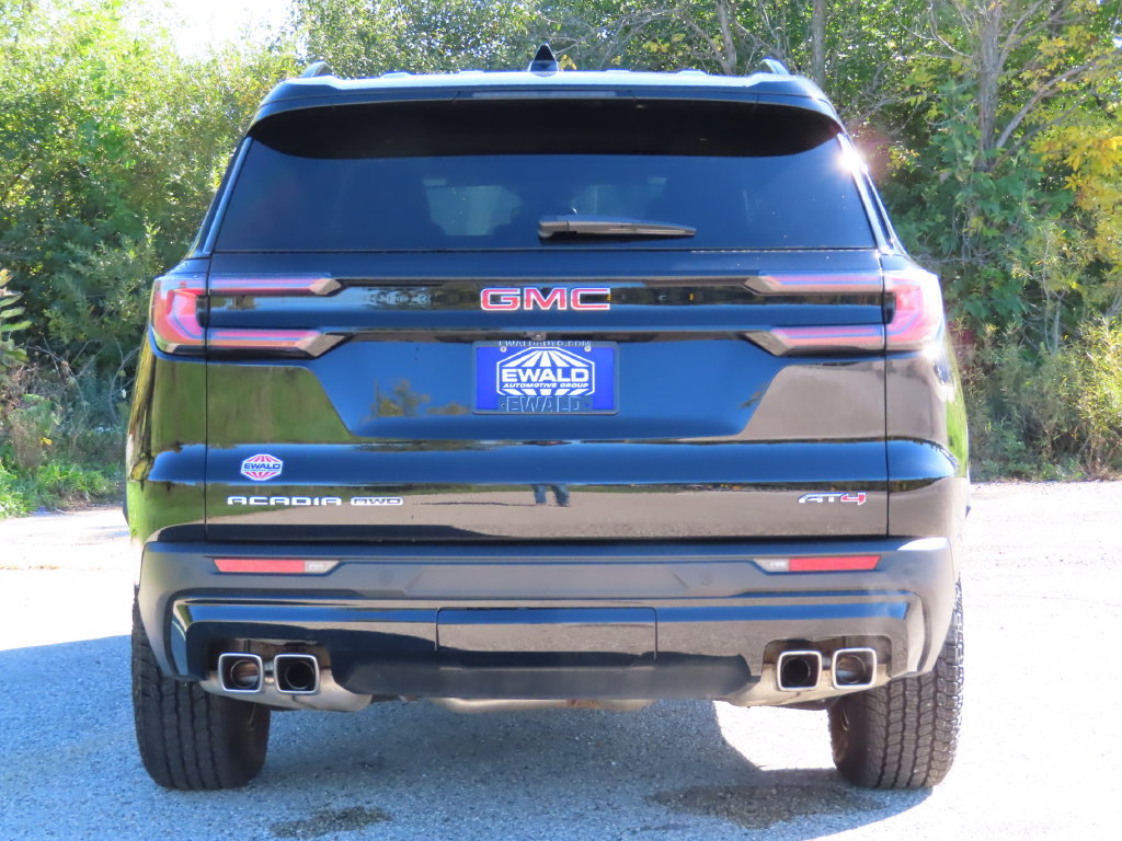 Used 2025 GMC Acadia AT4 w/ Luxury Package AWD/4WD image 18