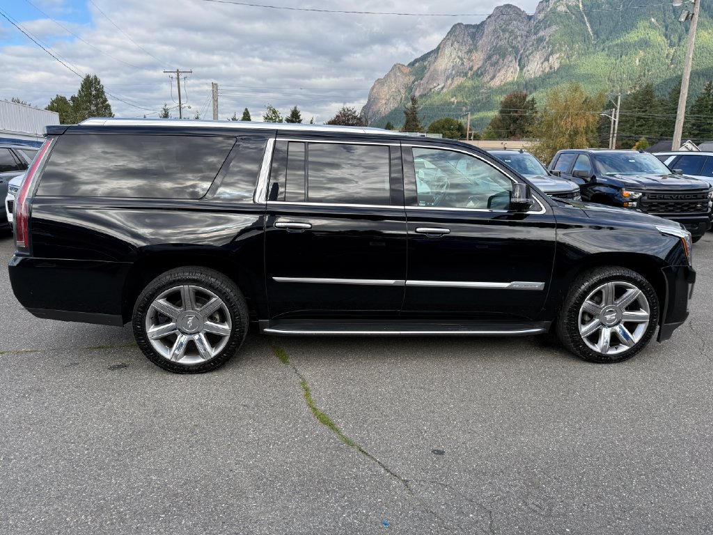 Used 2019 Cadillac Escalade ESV Luxury AWD/4WD image 8