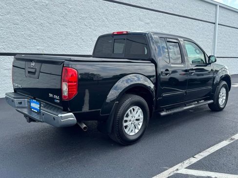 Used 2017 Nissan Frontier SV w/ SV Value Truck Package AWD/4WD image 6