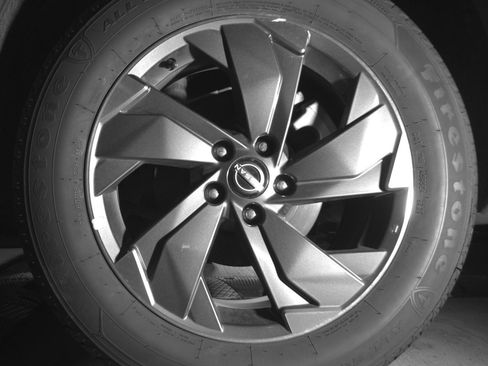 Used 2025 Nissan Rogue SV FWD image 14