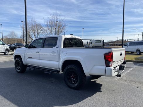Used 2023 Toyota Tacoma SR5 image 7