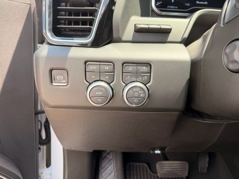 Used 2024 GMC Sierra 1500 Denali Ultimate AWD/4WD image 12