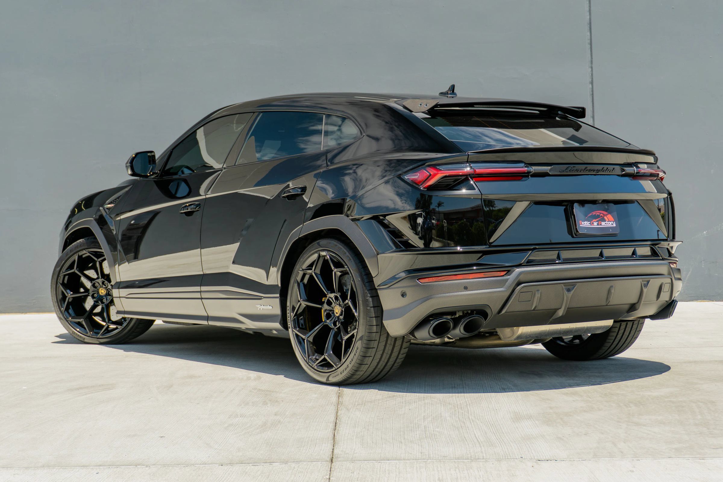 Used 2024 Lamborghini Urus Performante AWD/4WD image 9