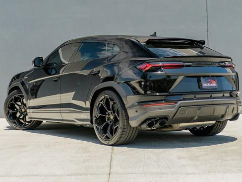 Used 2024 Lamborghini Urus Performante AWD/4WD image 9