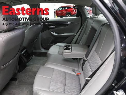 Used 2019 Chevrolet Impala LT FWD image 21