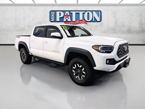 Used 2021 Toyota Tacoma TRD Off-Road w/ TRD Premium Off Road Package AWD/4WD image 1
