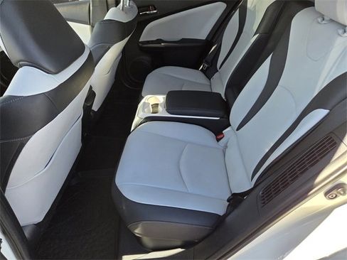 Used 2017 Toyota Prius Prime Advanced image 11