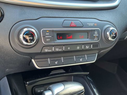 Used 2019 Kia Sorento SX image 35