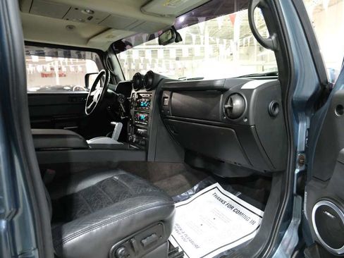 Used 2005 HUMMER H2 w/ Preferred Equipment Group image 30