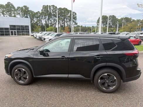 Used 2024 Nissan Rogue SV AWD/4WD image 9