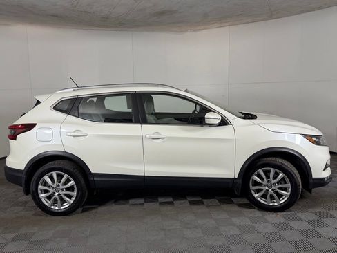 Used 2021 Nissan Rogue Sport SV image 6