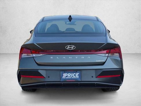 Used 2024 Hyundai Elantra Limited FWD image 7