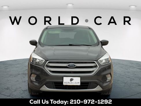 Used 2019 Ford Escape SE image 8