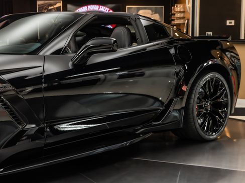 Used 2018 Chevrolet Corvette Z06 RWD image 31