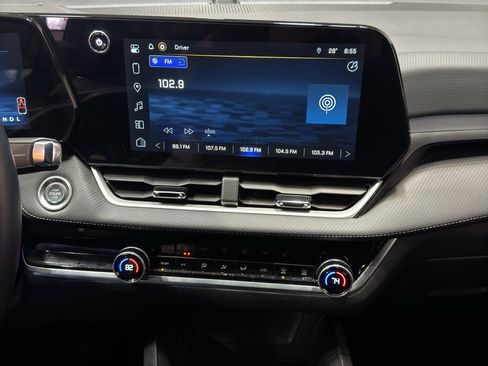 Used 2025 Chevrolet Equinox LT w/ Convenience Package II image 29