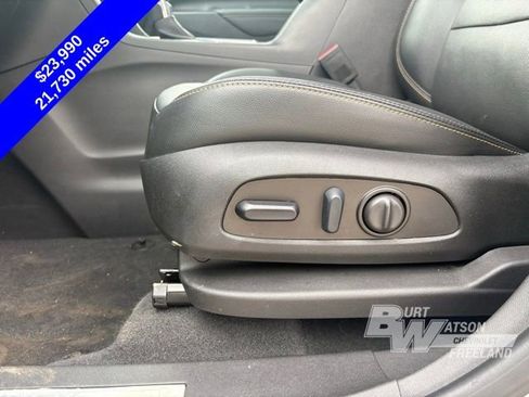 Used 2023 Chevrolet Equinox Premier image 13