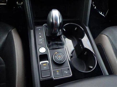 Used 2020 Volkswagen Atlas Cross Sport SEL Premium R-Line image 24