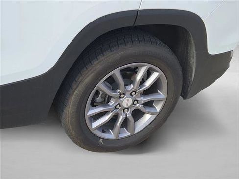 Used 2024 GMC Terrain SLT image 22