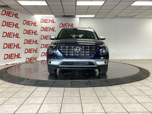 New 2026 Hyundai Venue SEL FWD image 2
