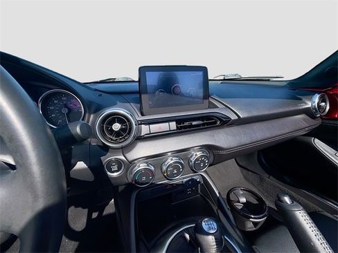 Used 2021 MAZDA MX-5 Miata Grand Touring image 25