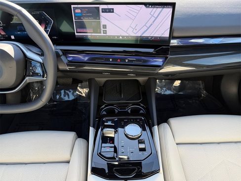 Certified 2026 BMW i5 eDrive40 image 11