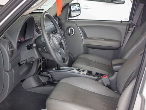 Used 2007 Jeep Liberty Limited image 17