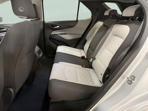 Used 2019 Chevrolet Equinox LT image 16