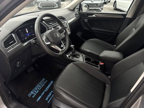 Certified 2022 Volkswagen Tiguan SE image 10