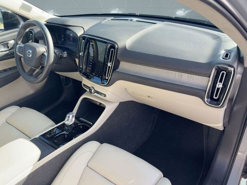 Certified 2024 Volvo XC40 B5 Plus image 31