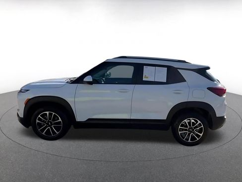 Used 2025 Chevrolet TrailBlazer LT image 9