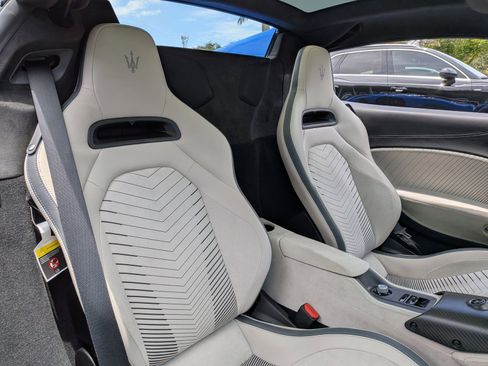 Used 2023 Maserati MC20 Spyder RWD image 15