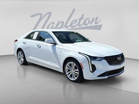 Used 2023 Cadillac CT4 Luxury RWD image 3