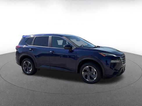 Used 2025 Nissan Rogue SV FWD image 2