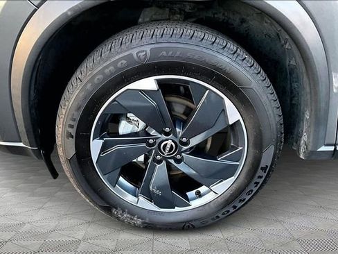 Used 2024 Nissan Rogue SV image 22