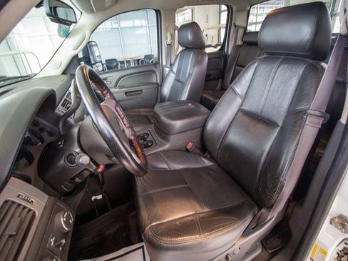 Used 2013 Chevrolet Silverado 3500 LTZ image 15