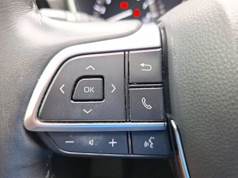 Used 2021 Toyota Highlander Platinum FWD image 21