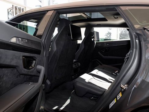 Used 2024 Lamborghini Urus Performante image 34