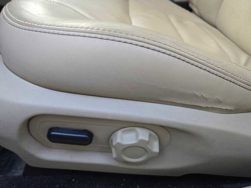 Used 2014 Ford Taurus SEL w/ Equipment Group 201A image 10