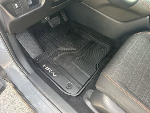 Used 2025 Honda HR-V Sport image 18