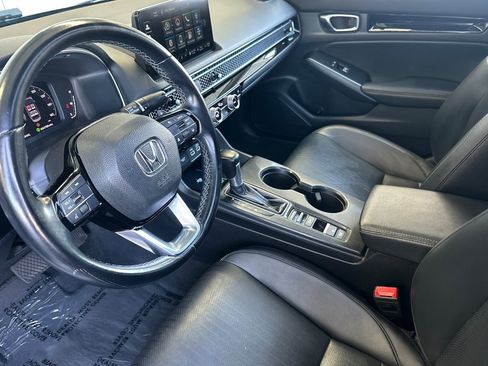 Used 2022 Honda Civic Touring image 9