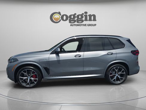 New 2026 BMW X5 xDrive50e w/ M Sport Package AWD/4WD image 2