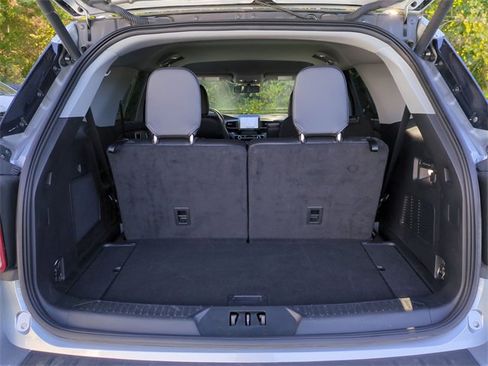 Used 2023 Ford Explorer Limited w/ Equipment Group 301A image 24