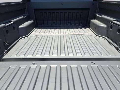 Used 2025 Hyundai Santa Cruz SE FWD image 15