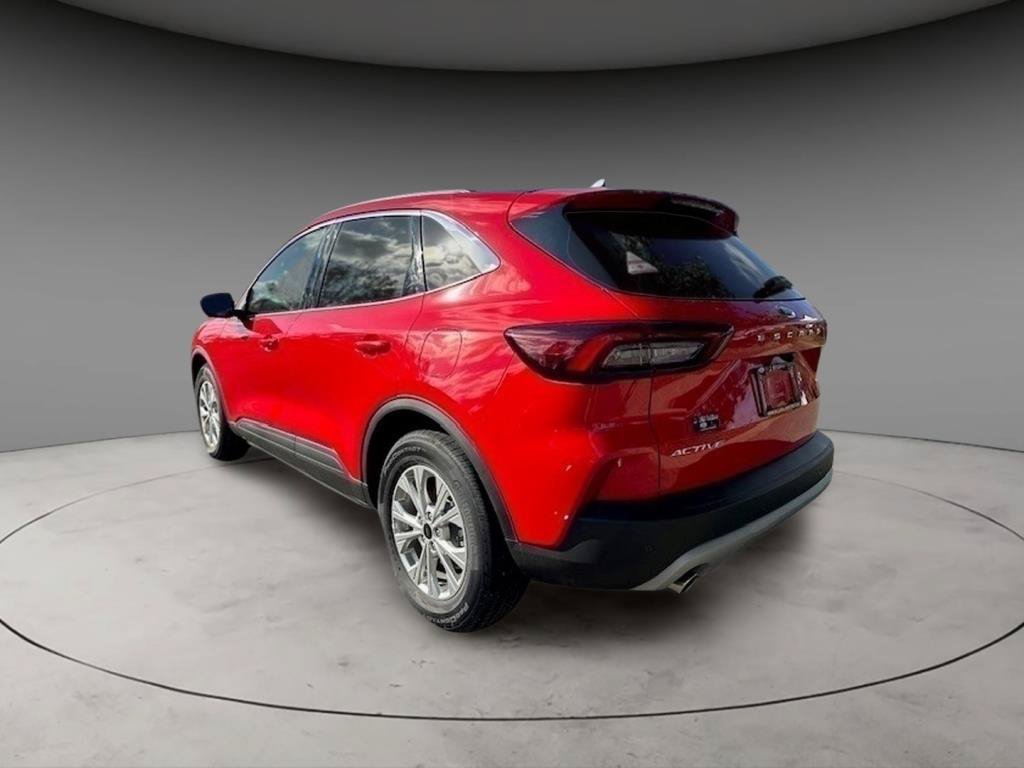 New 2024 Ford Escape Active w/ Tech Pack #2 FWD image 7
