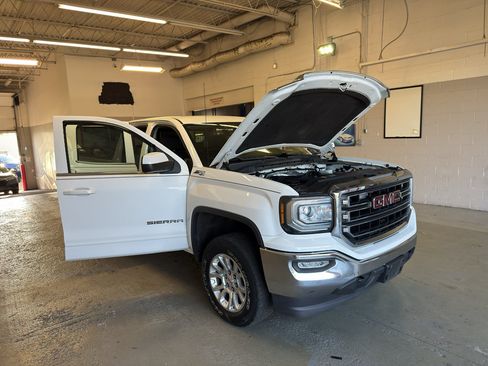 Used 2016 GMC Sierra 1500 SLE w/ SLE Value Package AWD/4WD image 9